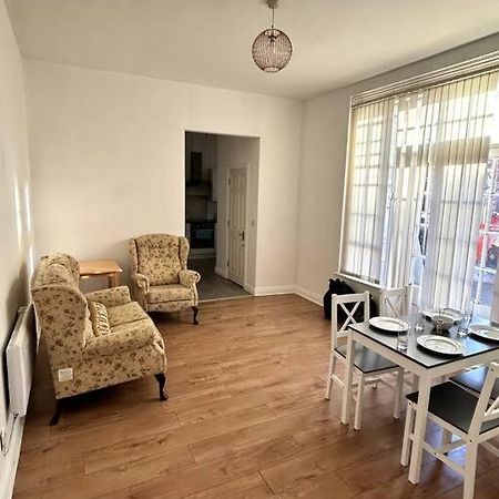 Leicester Spacious Flat With Free Parking Экстерьер фото