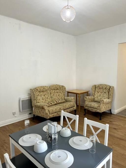 Leicester Spacious Flat With Free Parking Экстерьер фото