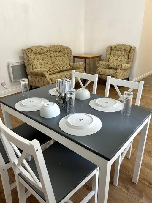 Leicester Spacious Flat With Free Parking Экстерьер фото